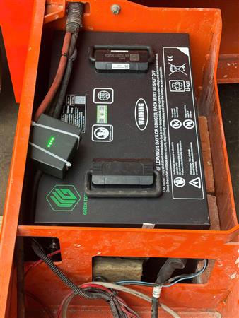 Greentech Việt Nam triển khai lắp đặt pin lithium greentech cho xe nâng người 8-10m tại Hưng Yên